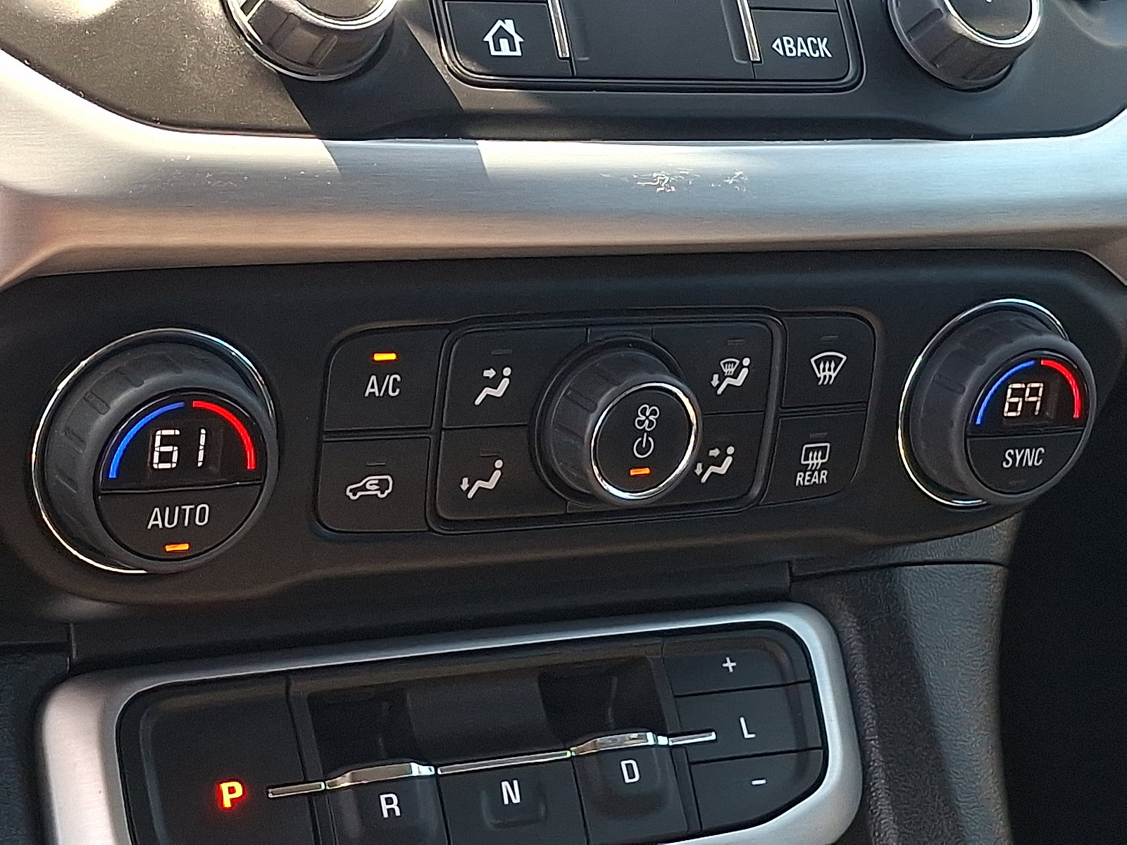 2023 GMC Acadia SLE - Photo 20