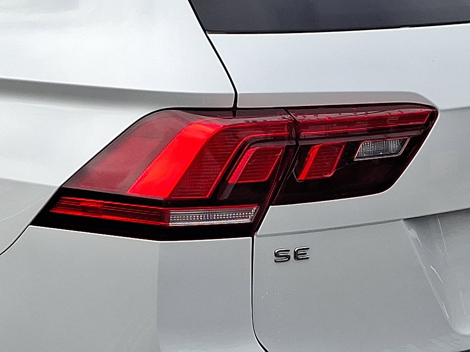2023 Volkswagen Tiguan SE - Photo 10
