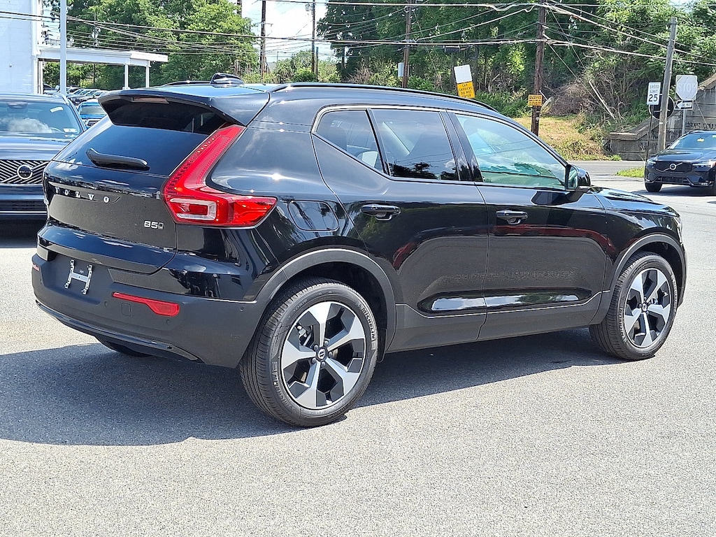 New 2026 Volvo XC40 B5 Plus SUV