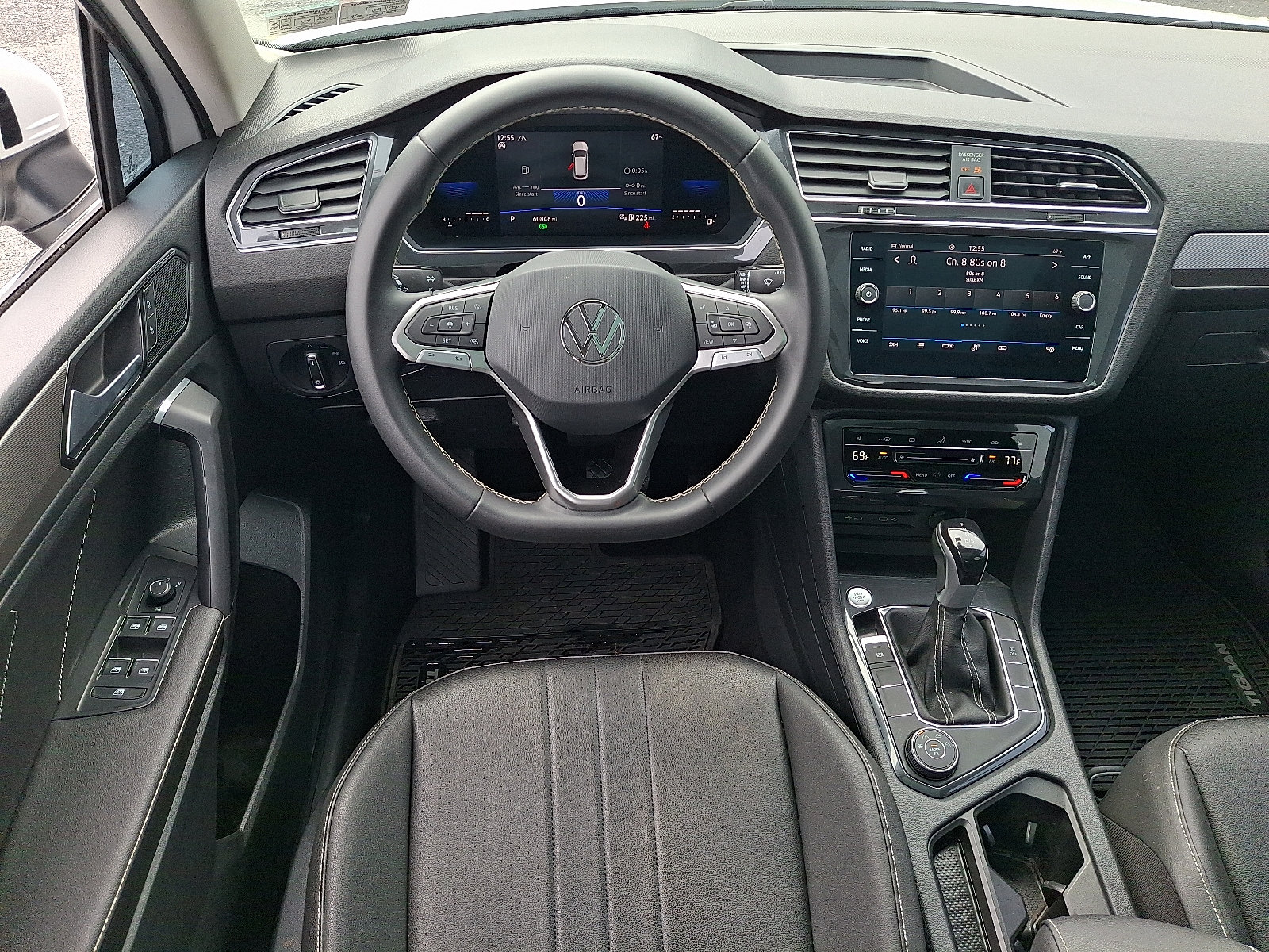 2023 Volkswagen Tiguan SE - Photo 12