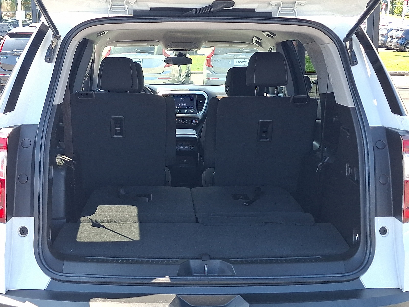 2023 GMC Acadia SLE - Photo 25