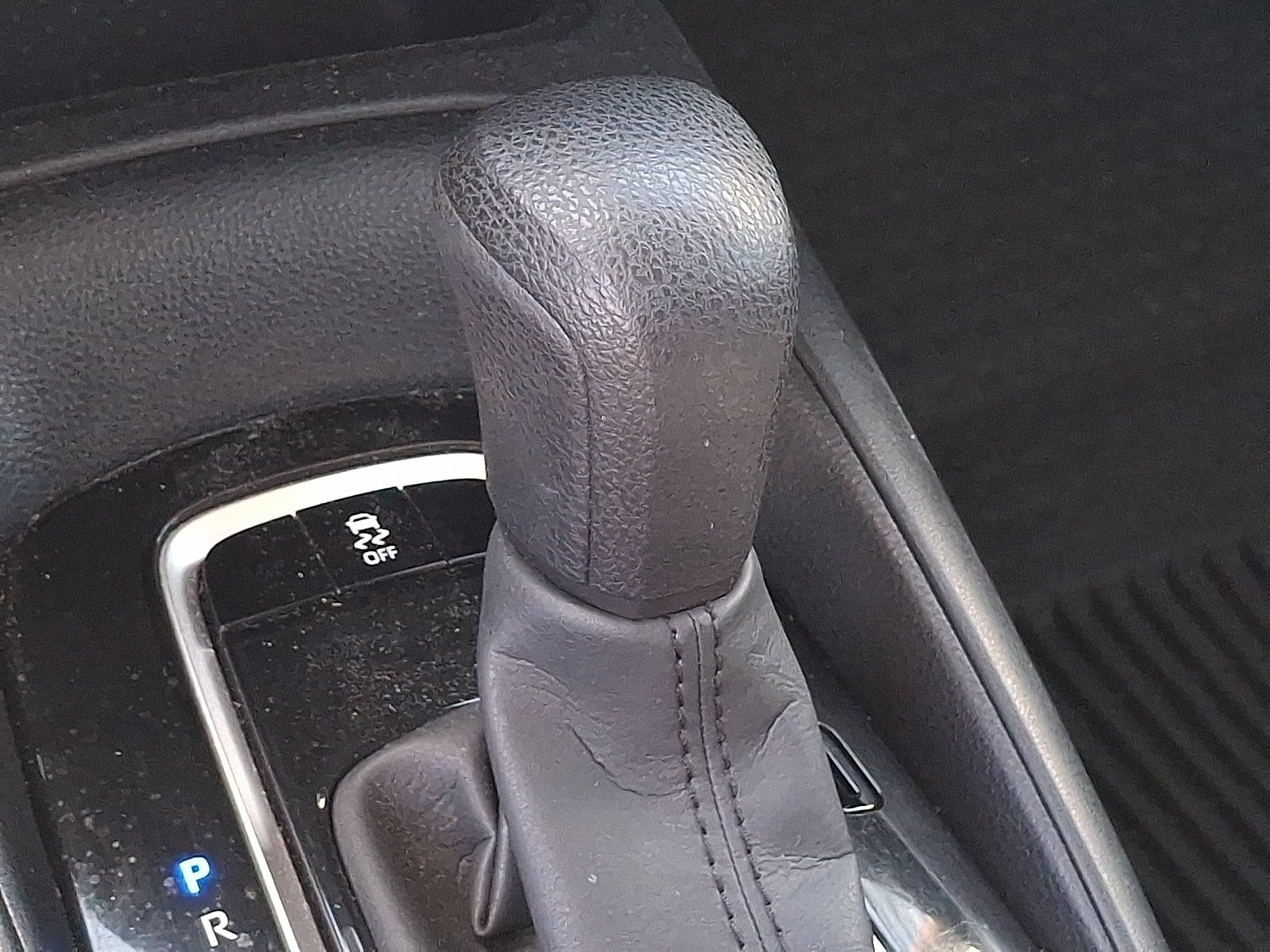 2022 Toyota Corolla LE - Photo 19