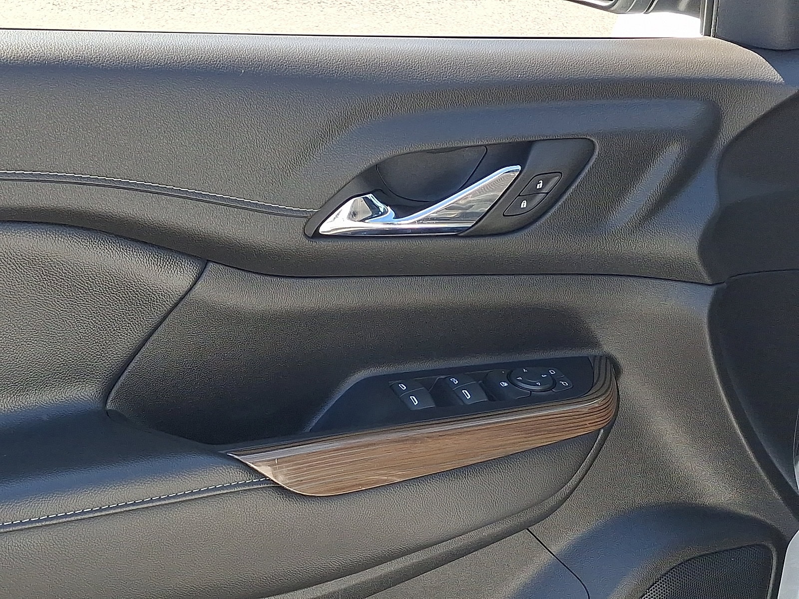 2023 GMC Acadia SLE - Photo 12