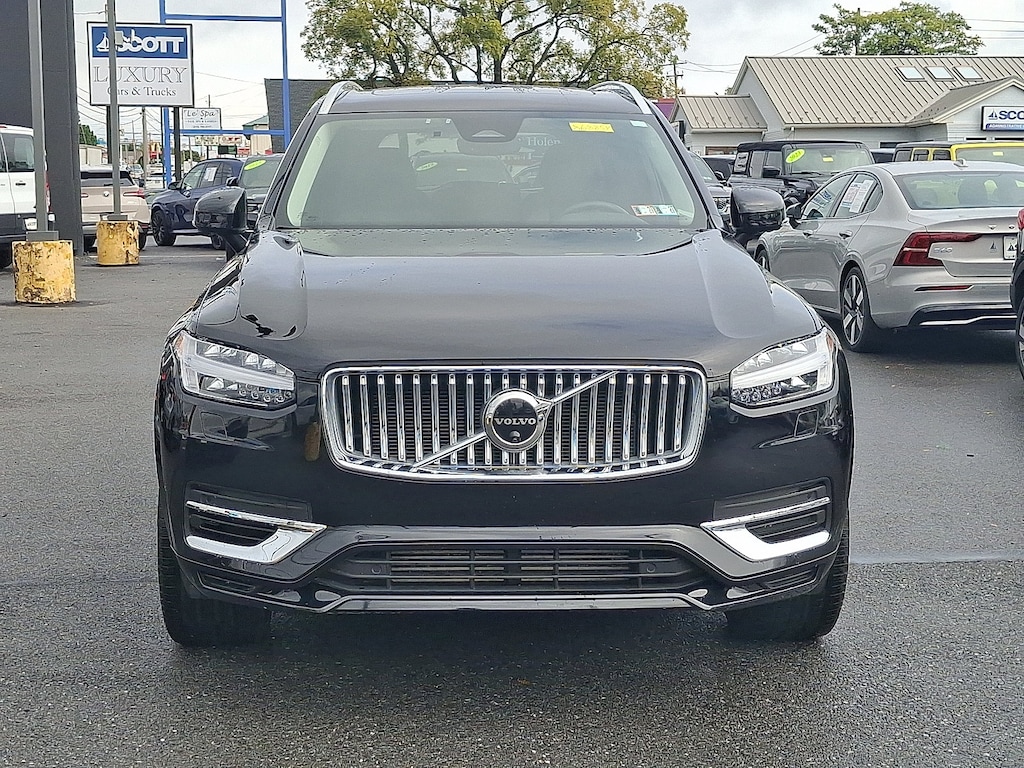 Certified 2025 Volvo XC90 plug-in hybrid T8 Plus 7-Seater SUV