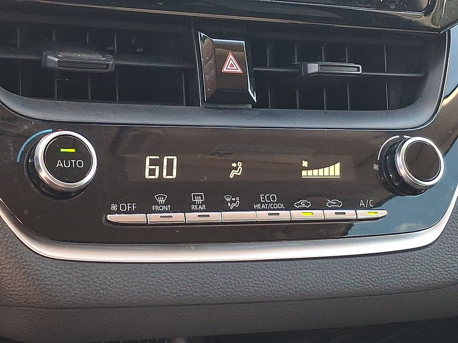 2022 Toyota Corolla LE - Photo 20