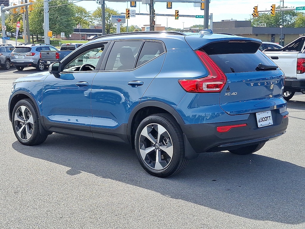 Certified 2024 Volvo XC40 B5 Plus Dark SUV