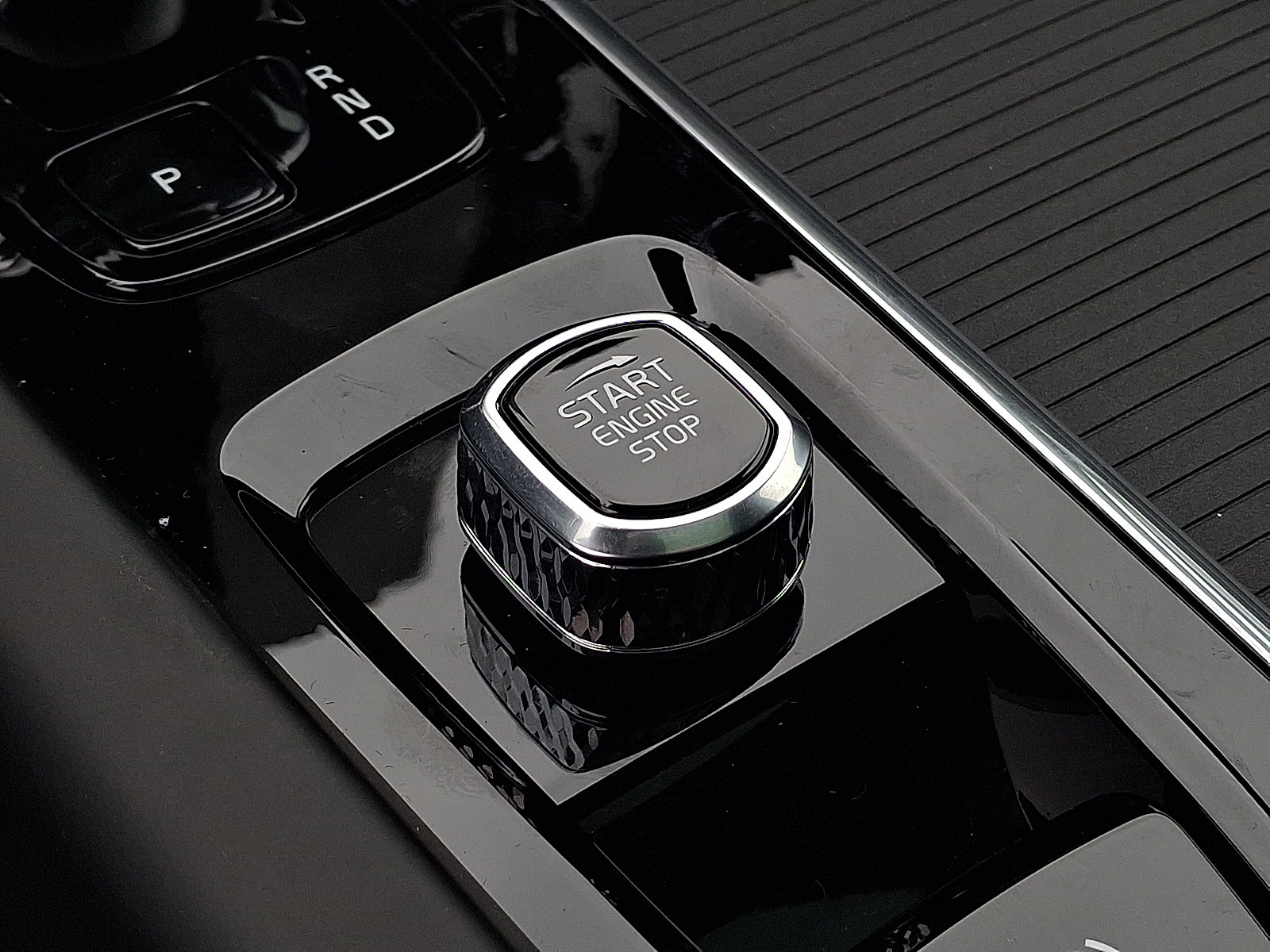 2026 Volvo XC60 Ultra - Photo 15