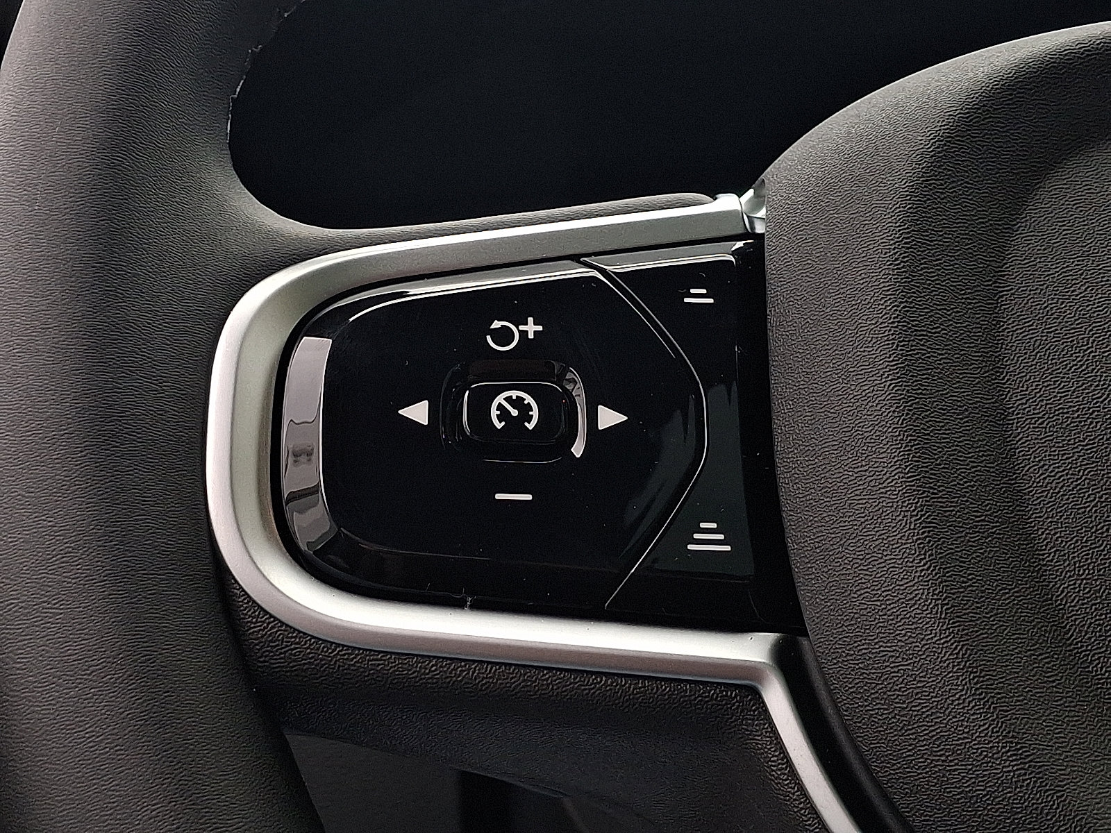 2026 Volvo XC60 Ultra - Photo 13