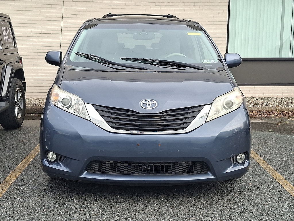 Used 2014 Toyota Sienna XLE Van