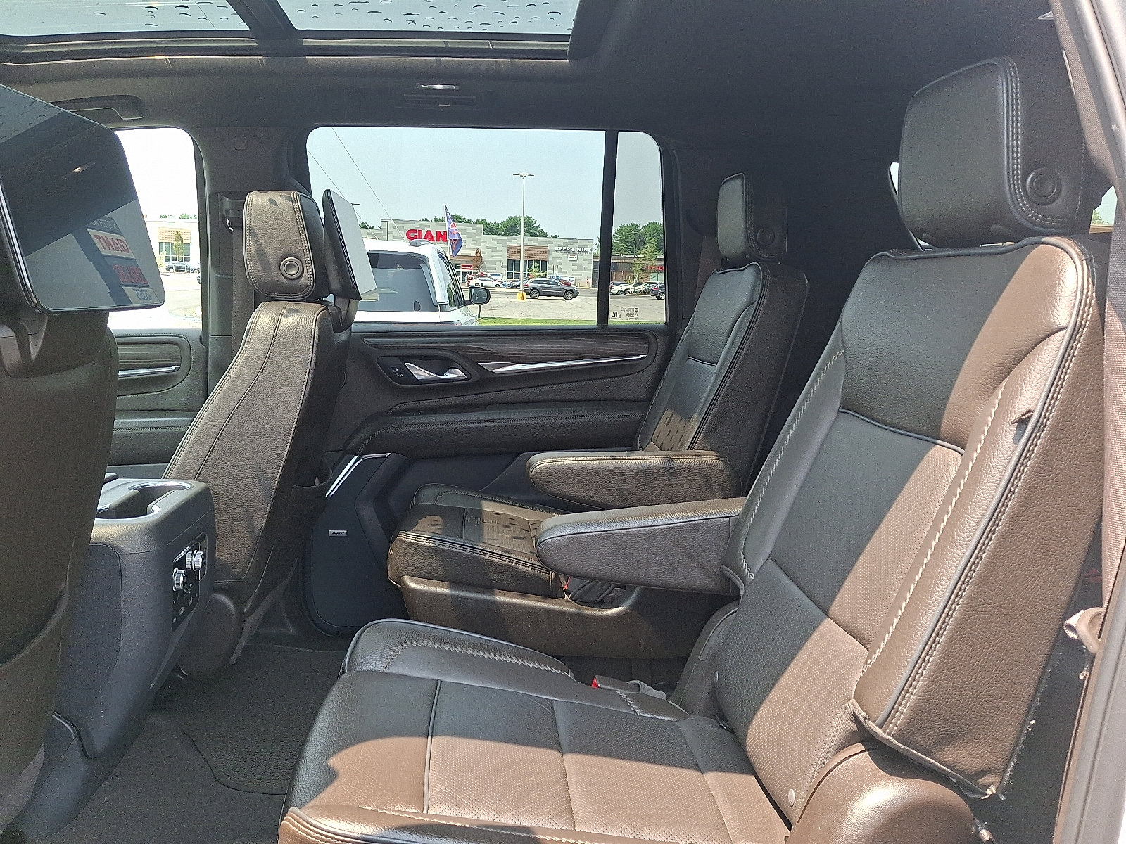 2024 GMC Yukon XL Denali - Photo 11
