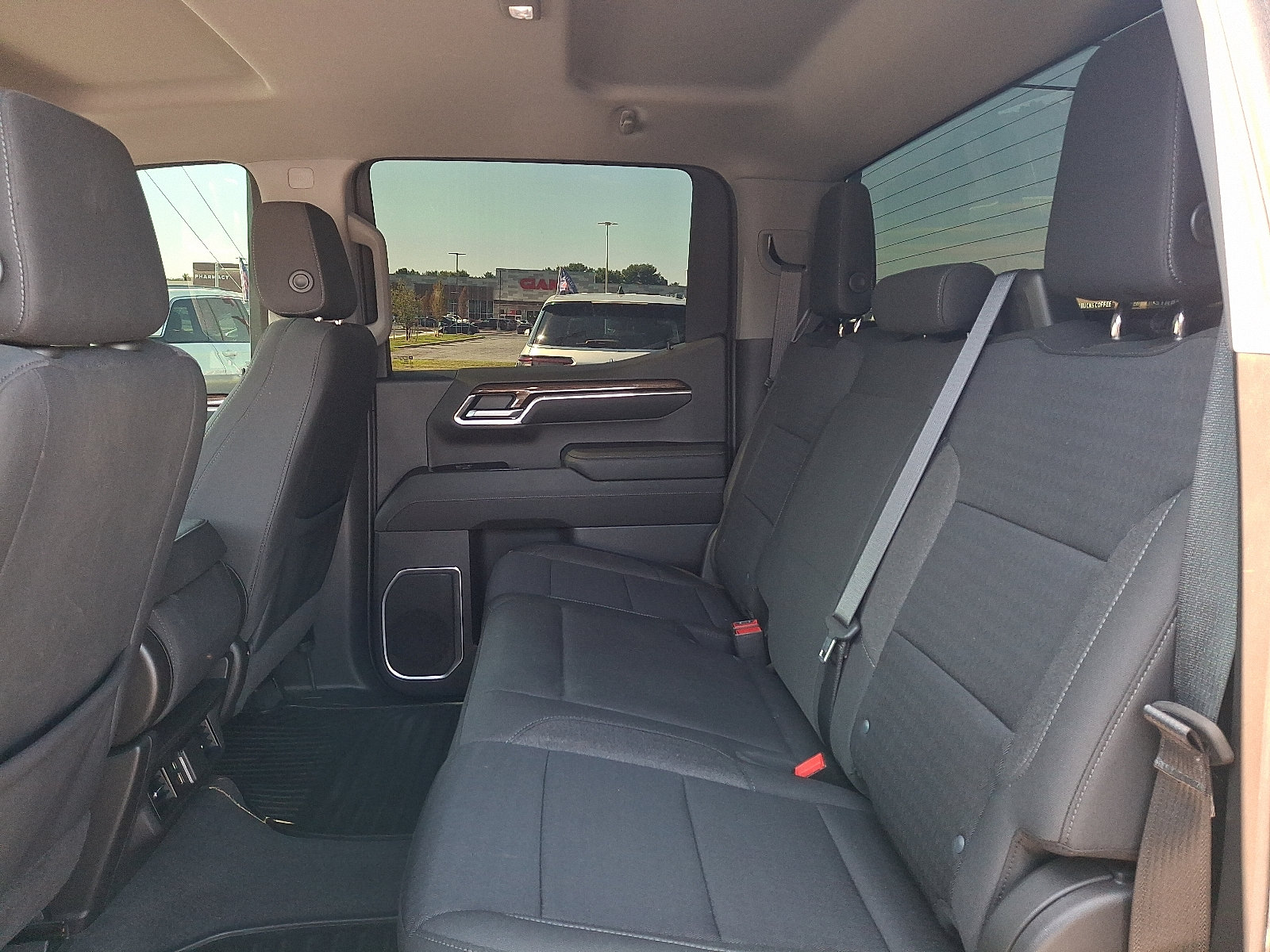 2022 Chevrolet Silverado 1500 LT - Photo 11