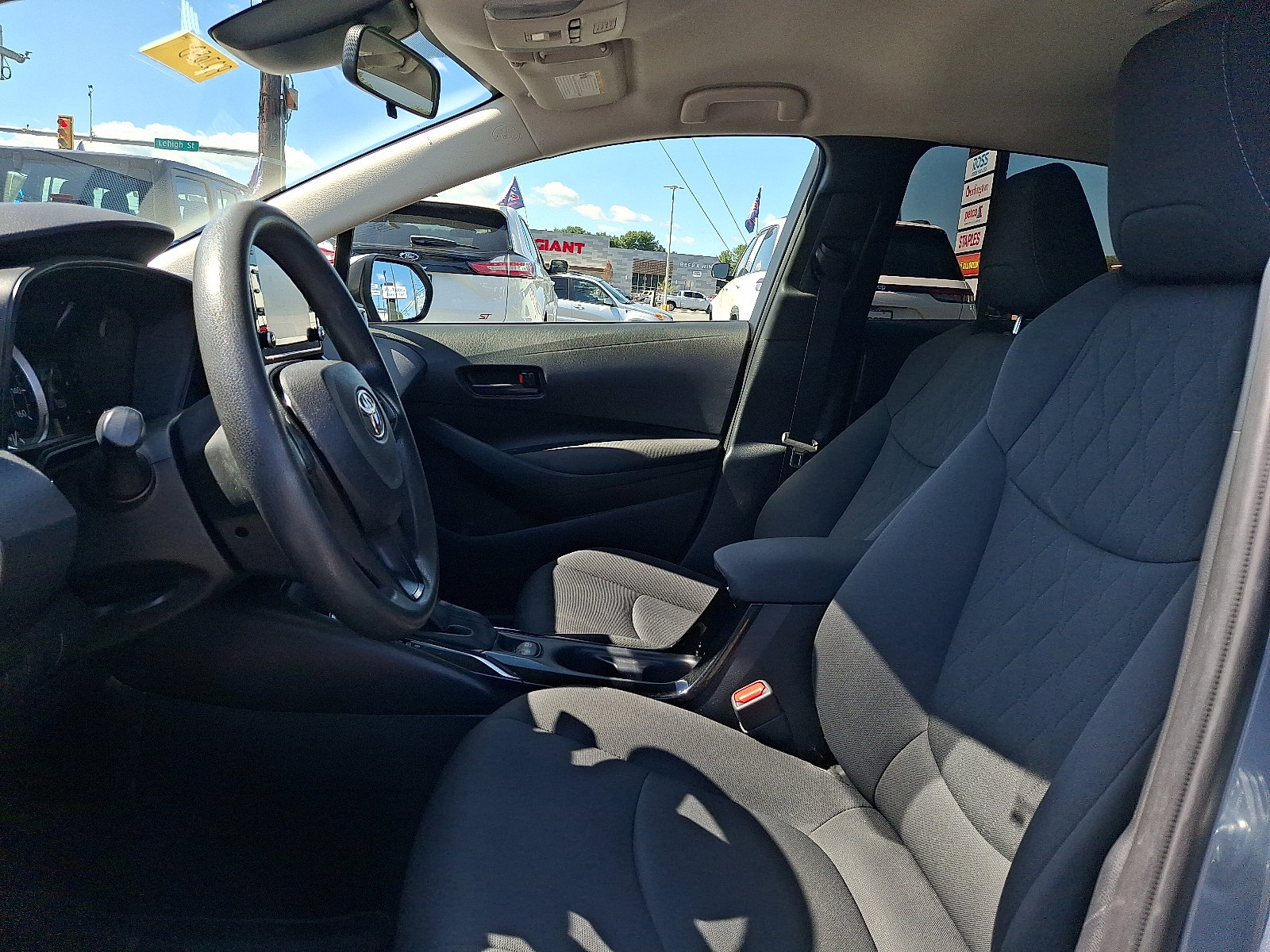 2022 Toyota Corolla LE - Photo 14