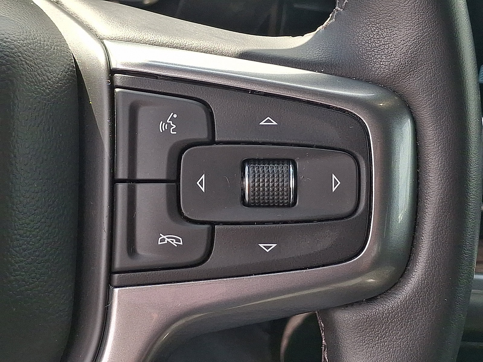 2023 Chevrolet Silverado 1500 LT - Photo 16