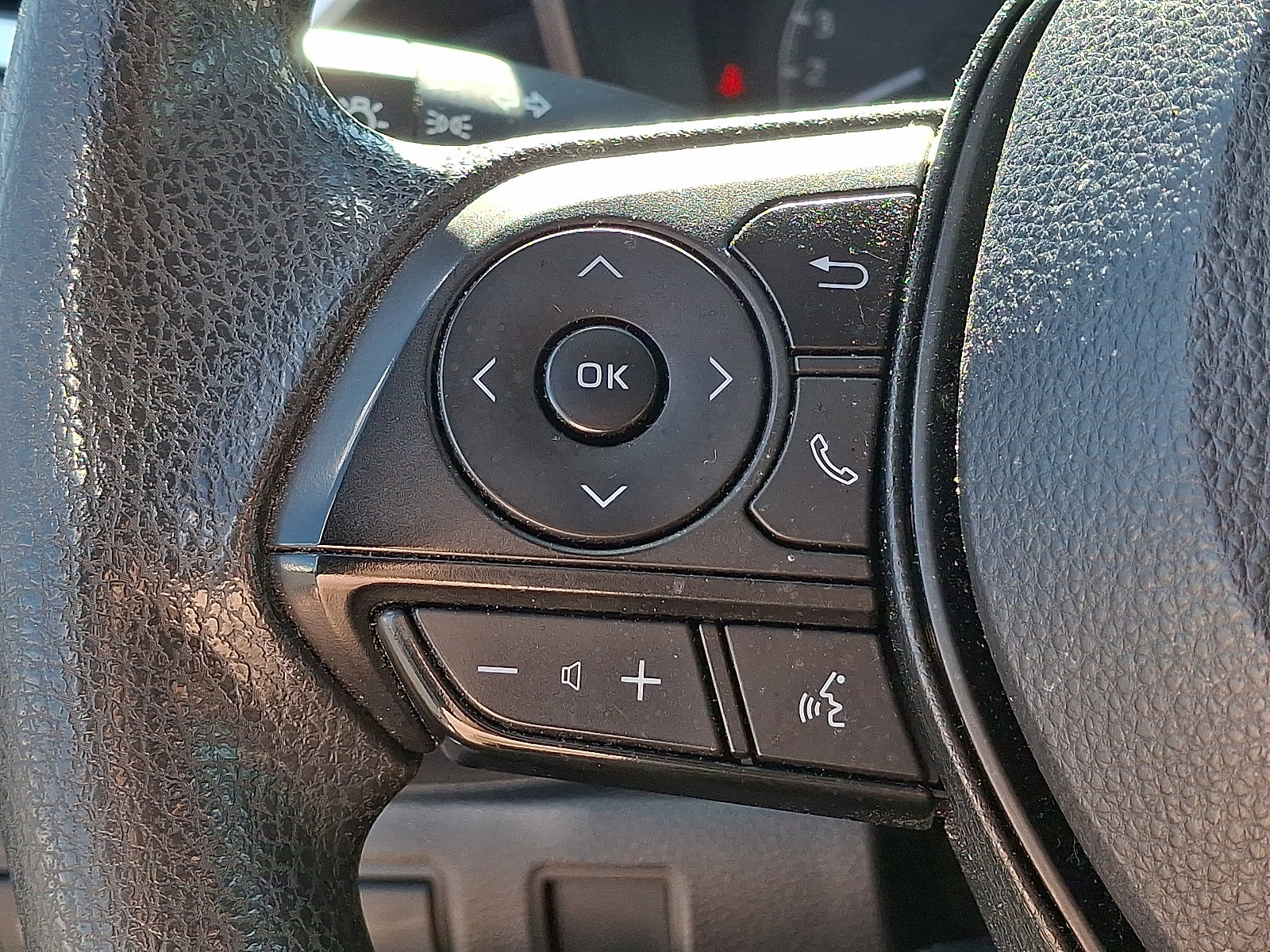 2022 Toyota Corolla LE - Photo 16