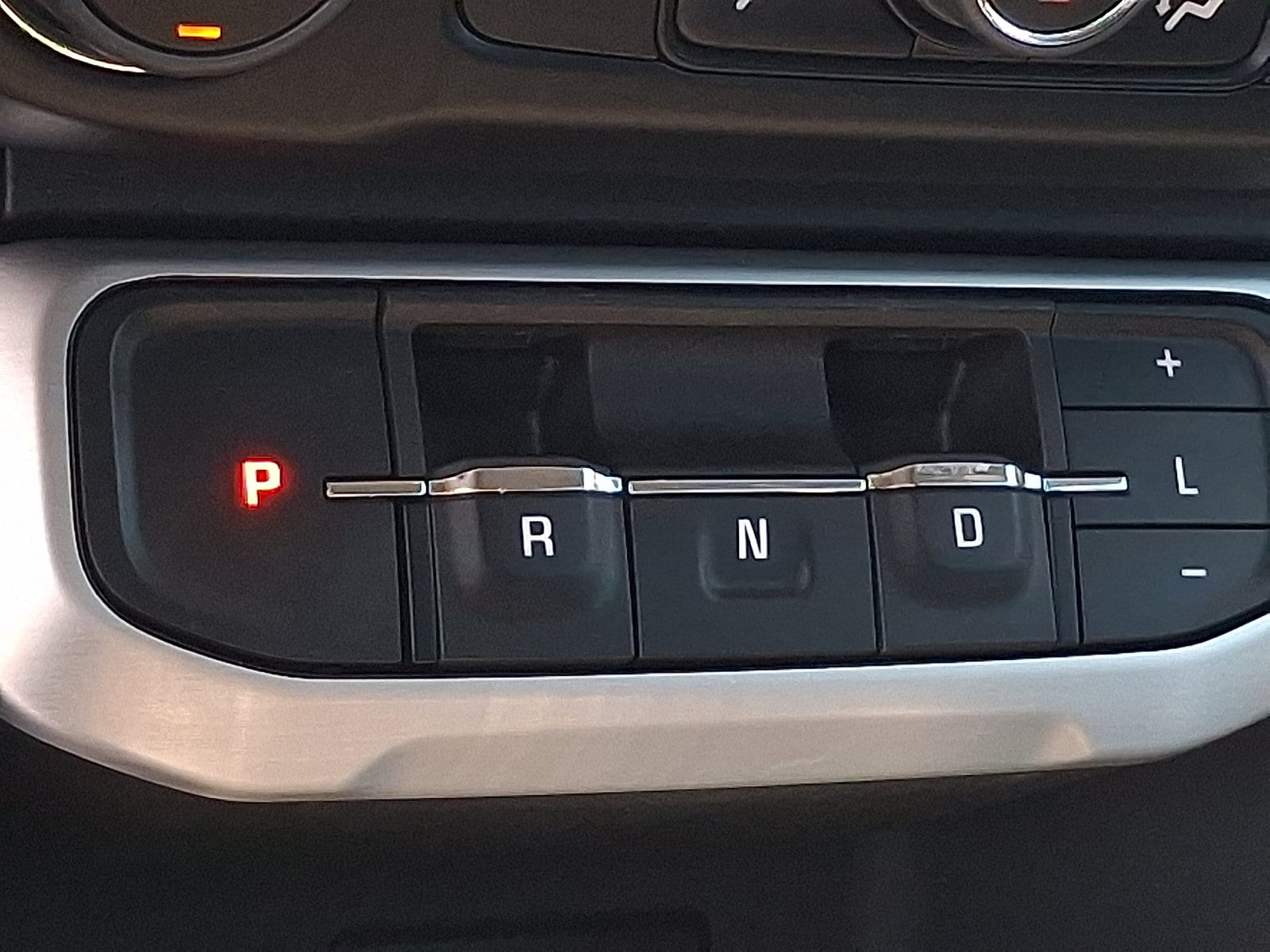2023 GMC Acadia SLE - Photo 19