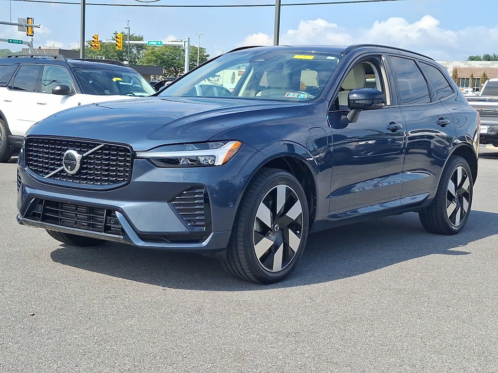 Certified 2025 Volvo XC60 Plug-In Hybrid Plus T8 AWD Plus