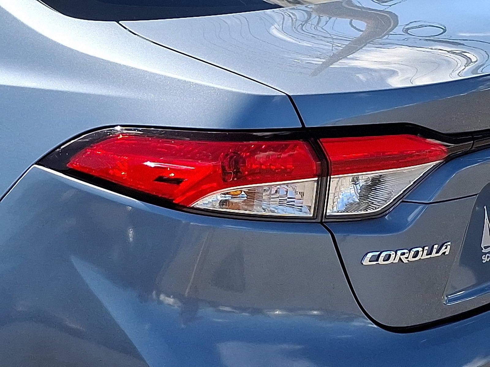 2022 Toyota Corolla LE - Photo 10