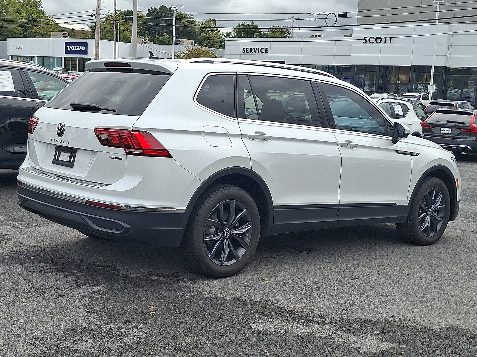 2023 Volkswagen Tiguan SE - Photo 6