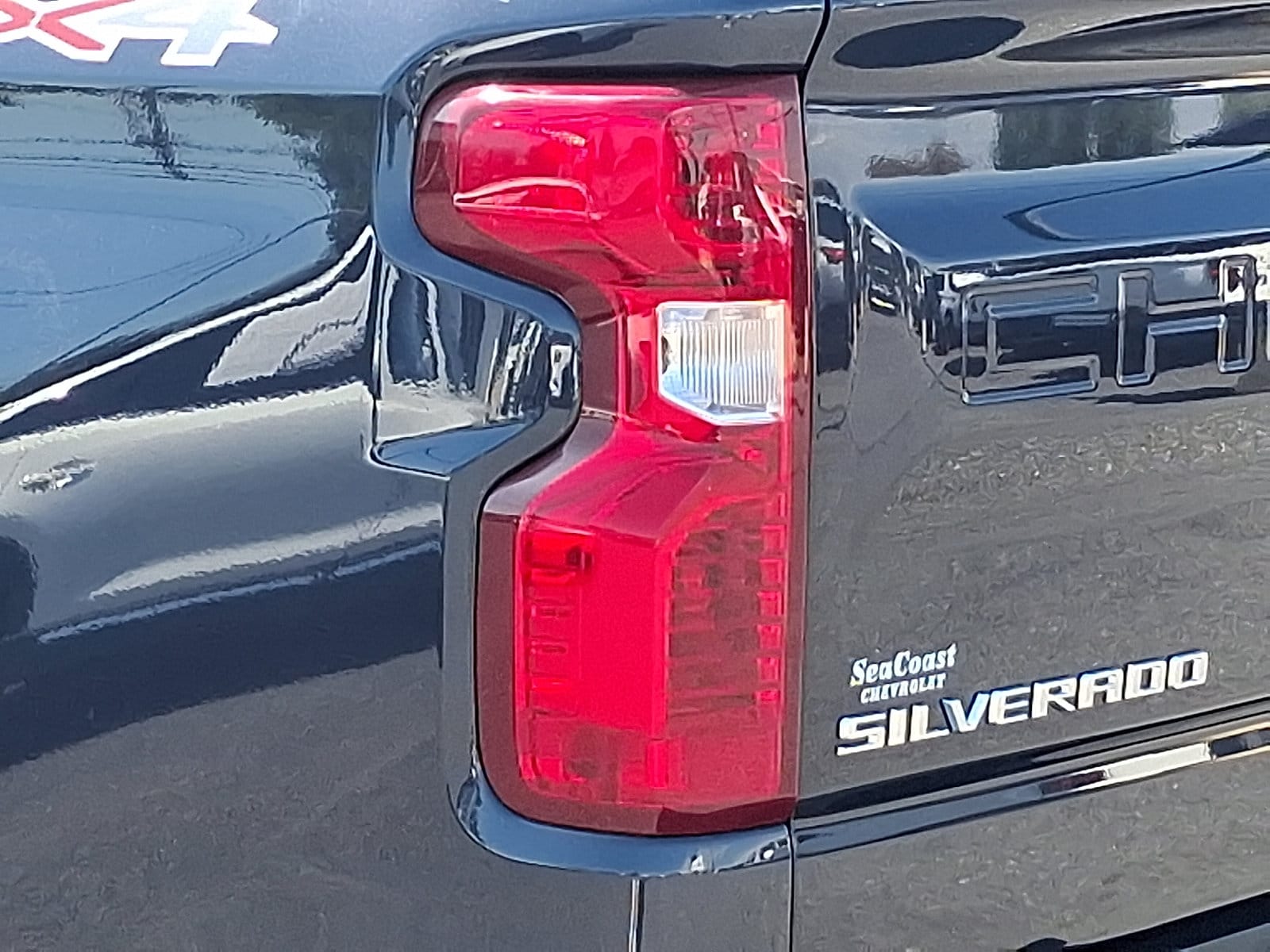 2022 Chevrolet Silverado 1500 LT - Photo 10