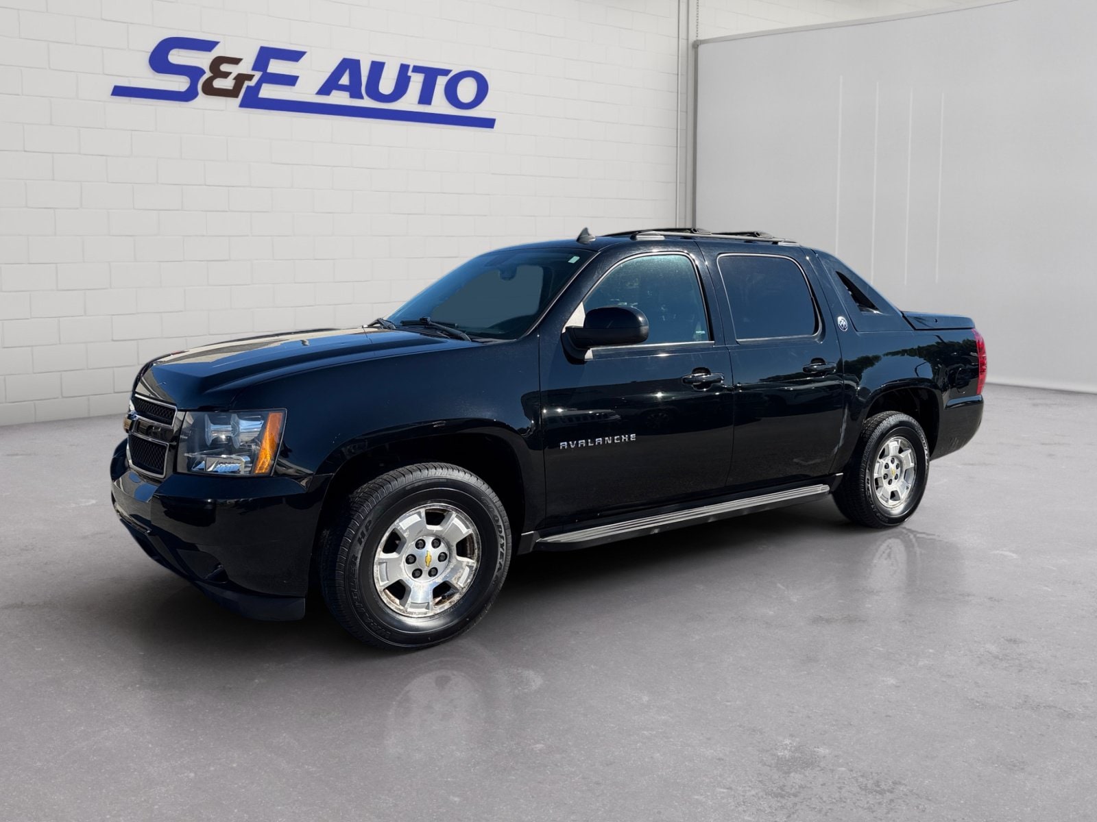 2013 Chevrolet Avalanche LS