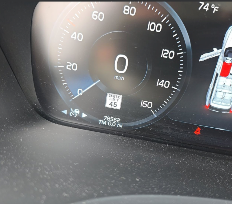 Used 2021 Volvo XC90 T6 Momentum SUV