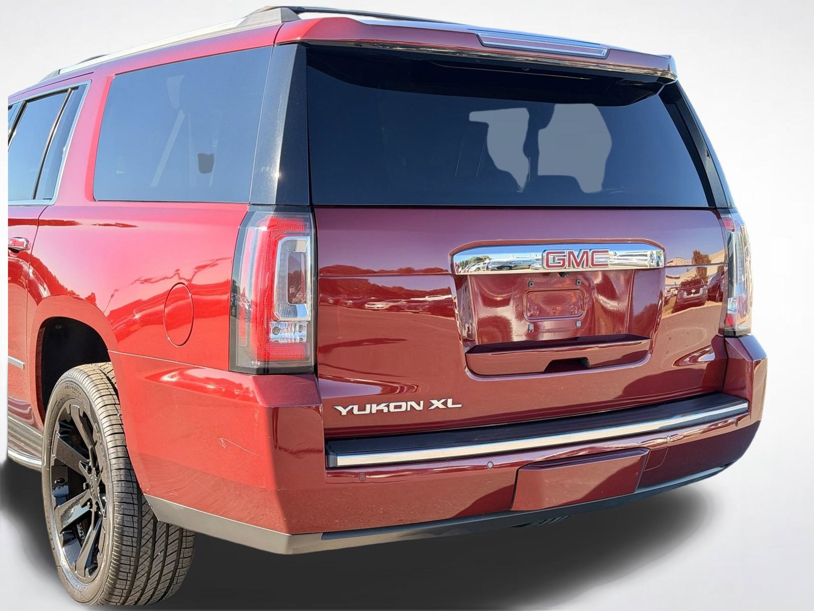 Used 2018 GMC Yukon XL Denali SUV
