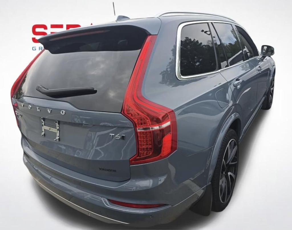 Used 2021 Volvo XC90 T6 Momentum SUV