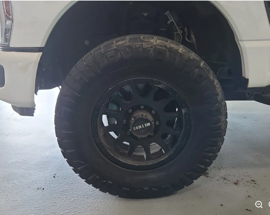 Used 2024 Ford F-250SD Lariat Truck