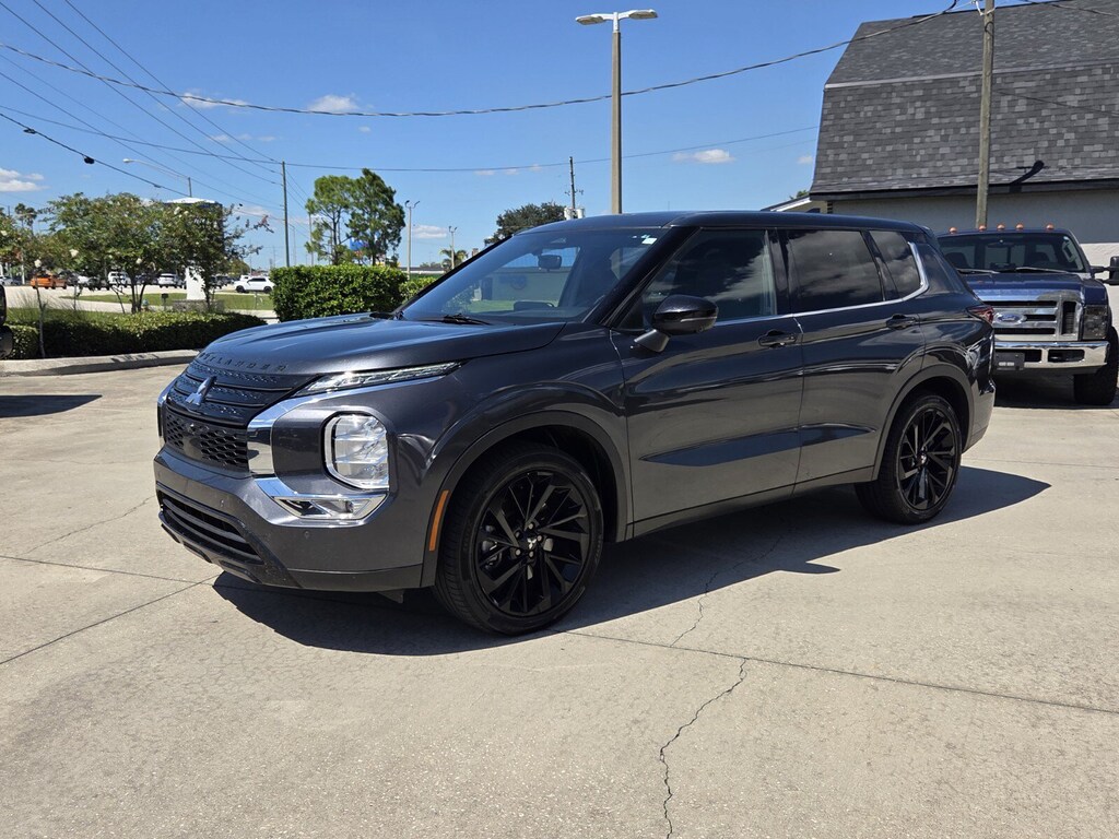 Used 2024 Mitsubishi Outlander SE SUV