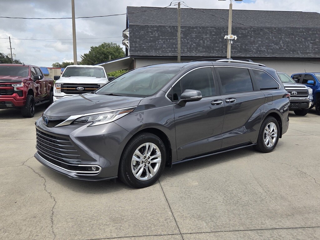 Used 2025 Toyota Sienna Limited 7 Passenger Van Passenger Van