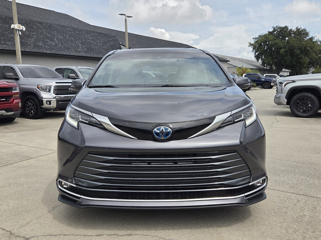 Used 2025 Toyota Sienna Limited 7 Passenger Van Passenger Van