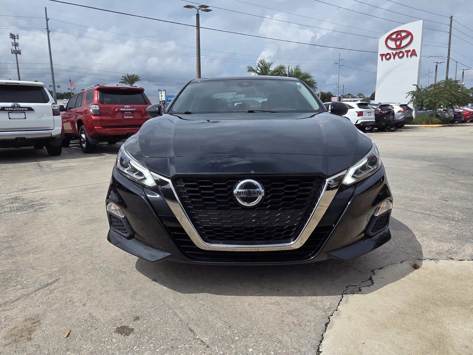 Used 2022 Nissan Altima 2.5 SR Sedan