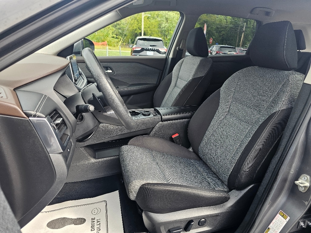 2023 Nissan Rogue SV - Photo 8