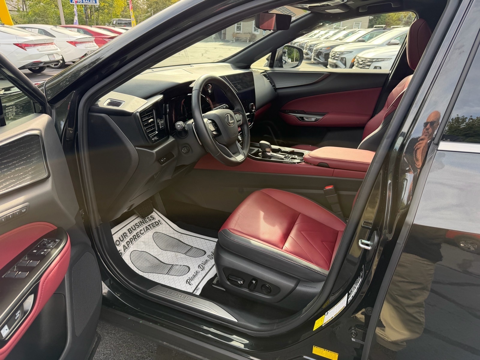 2024 Lexus NX PHEV 450h+ - Photo 17