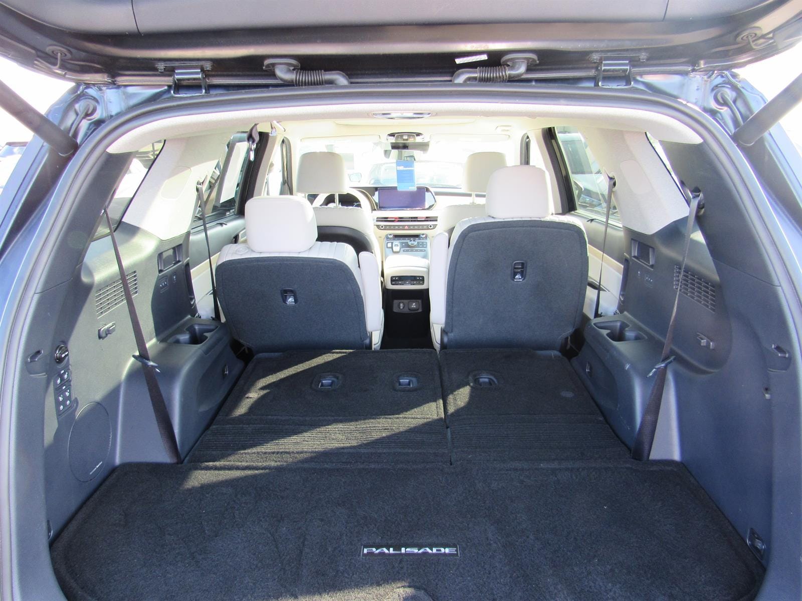 2024 Hyundai Palisade Limited - Photo 8