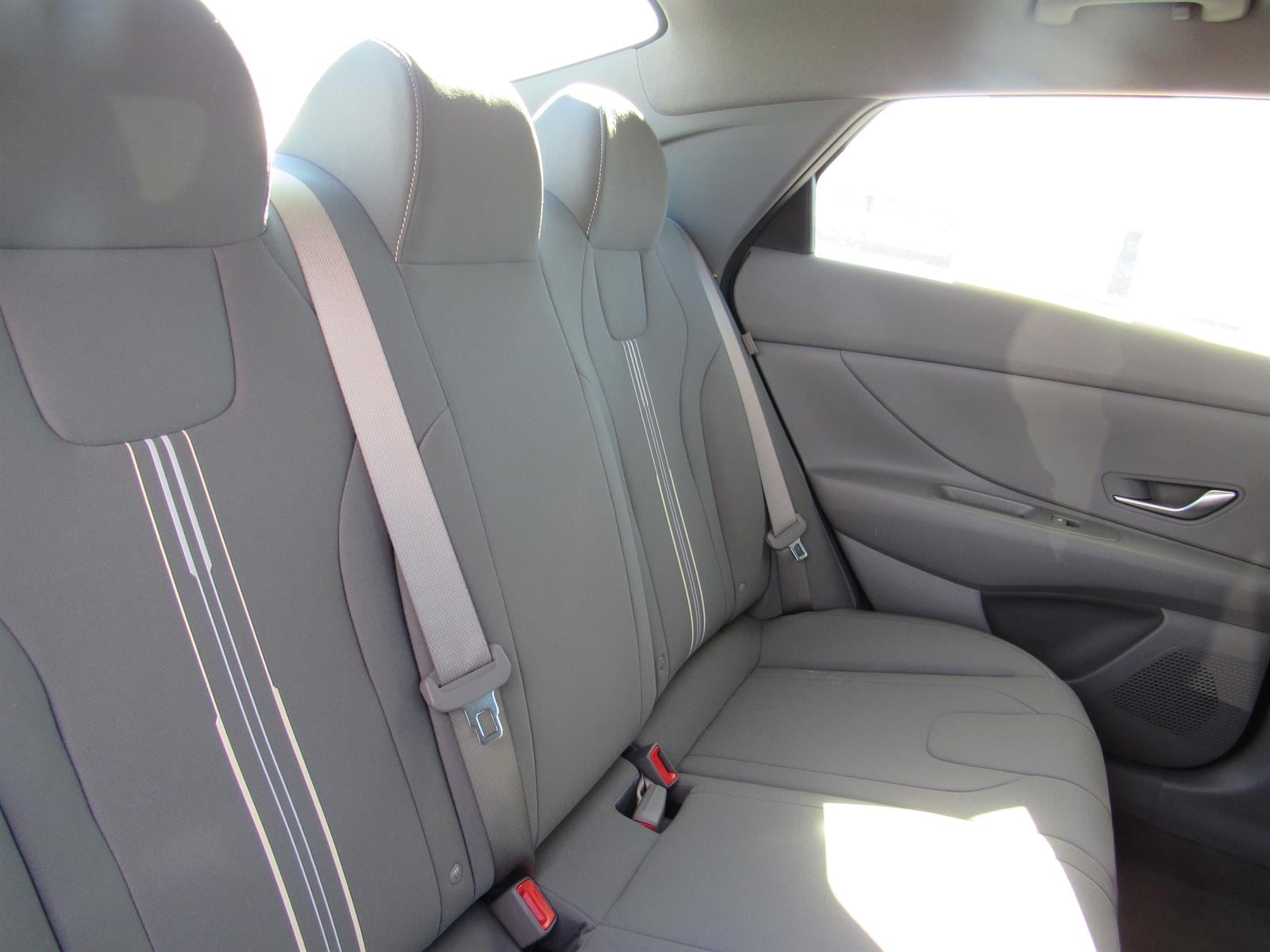 2024 Hyundai Elantra SEL - Photo 20