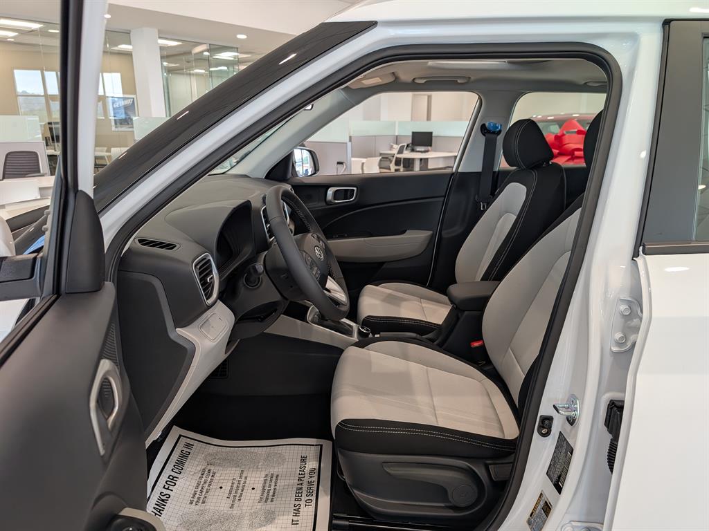 2025 Hyundai Venue SEL - Photo 15
