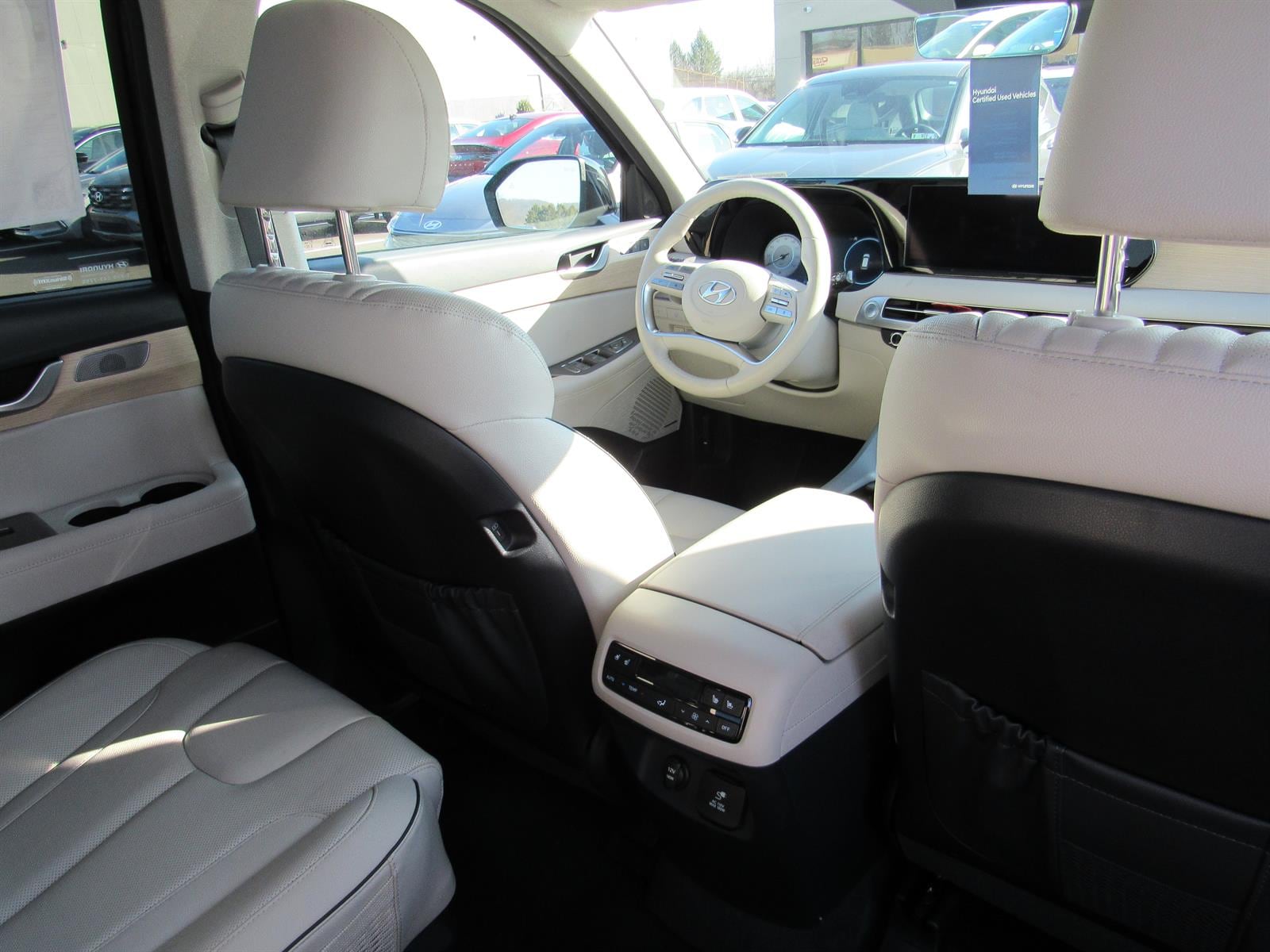 2024 Hyundai Palisade Limited - Photo 23