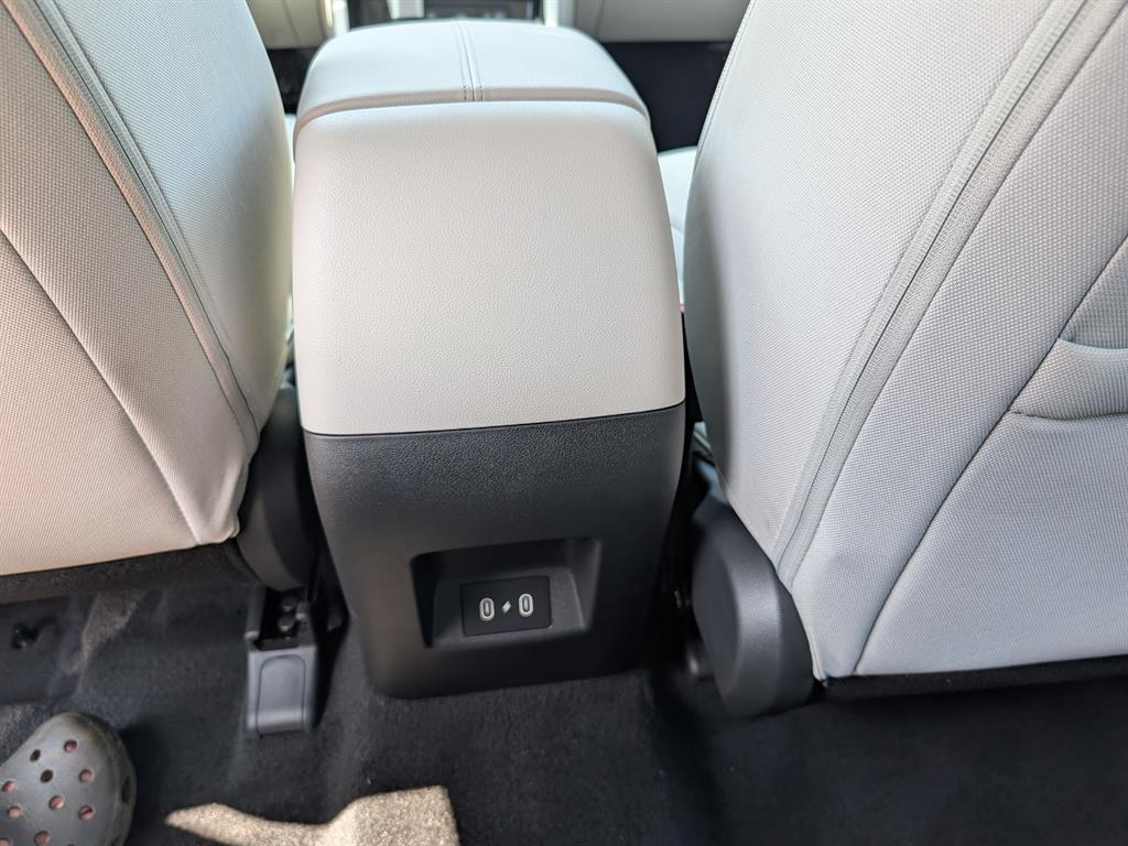 2025 Hyundai Tucson SE - Photo 8