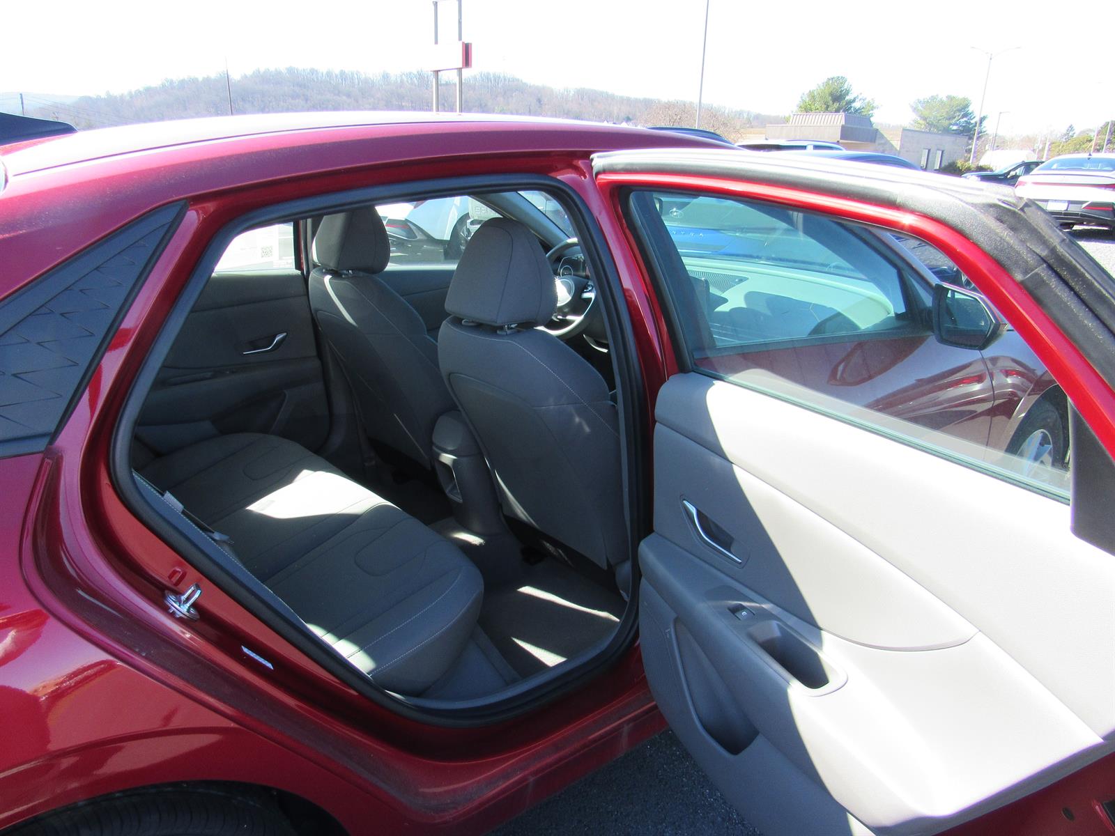 2024 Hyundai Elantra SEL - Photo 19