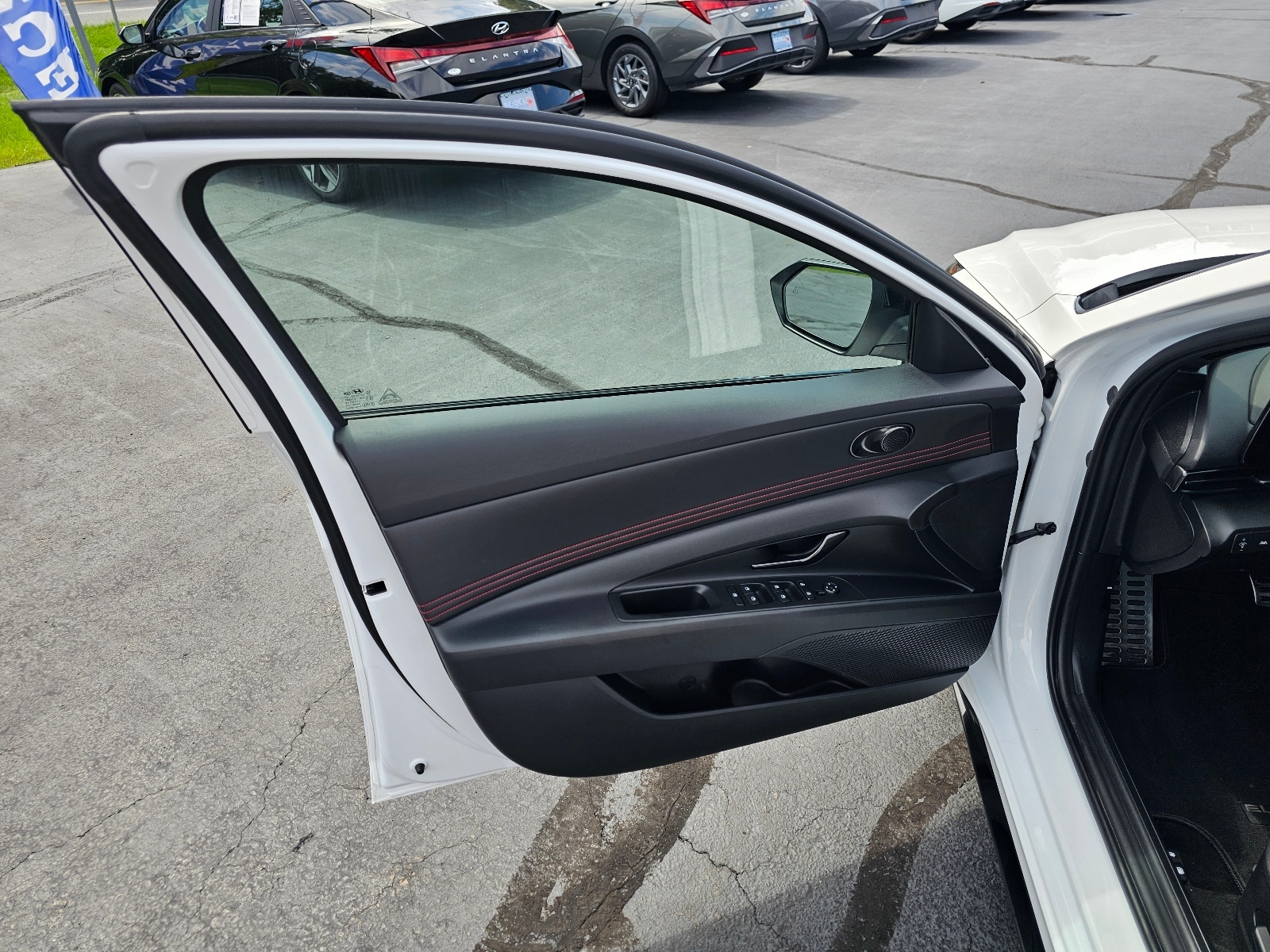 2023 Hyundai Elantra N Line - Photo 13
