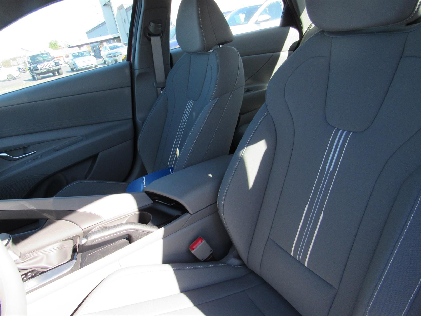 2024 Hyundai Elantra SEL - Photo 9