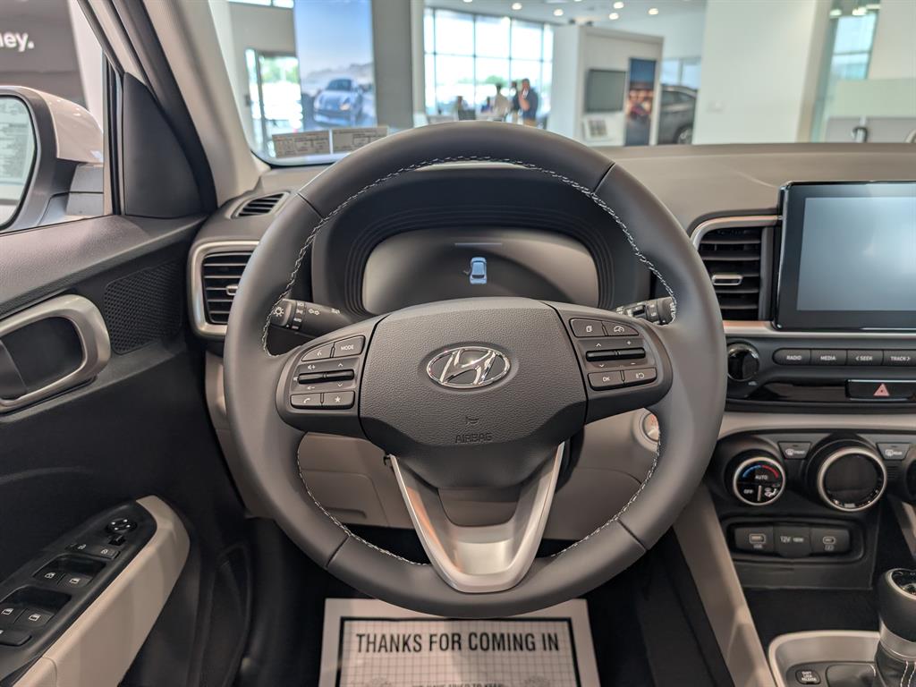 2025 Hyundai Venue SEL - Photo 9