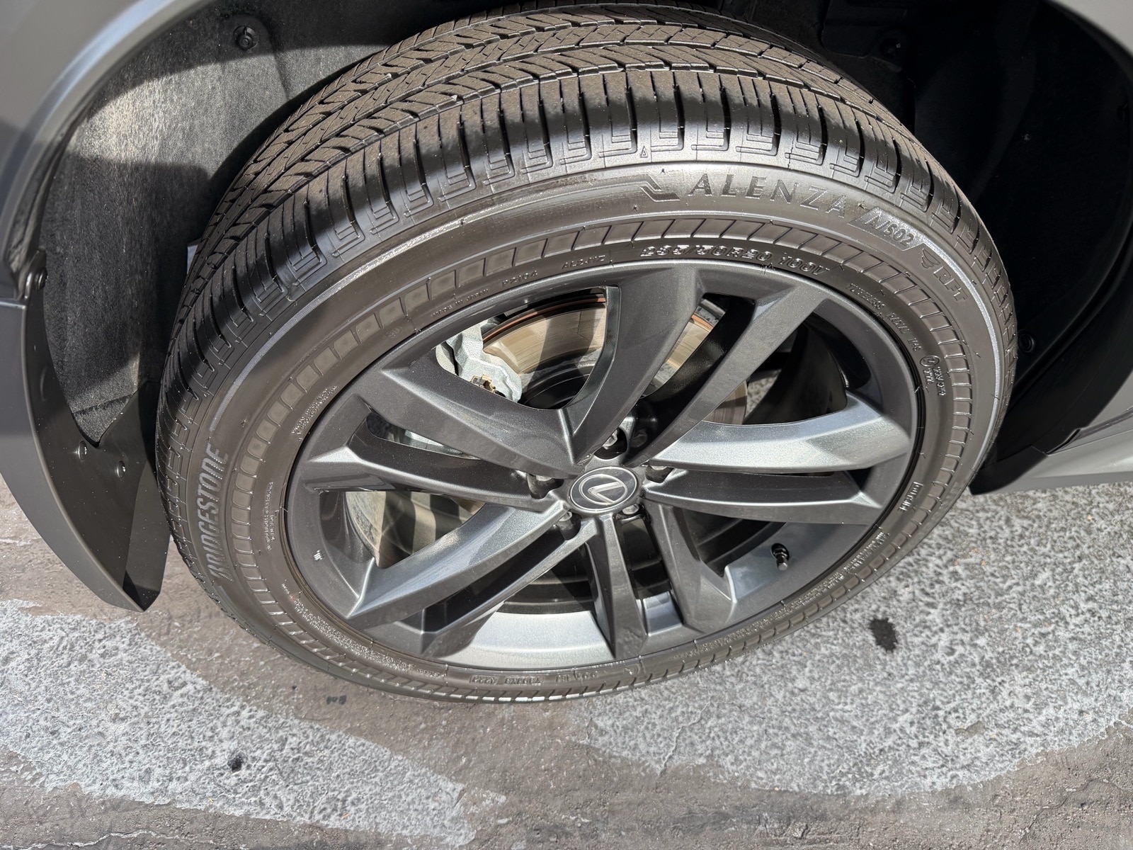 2024 Lexus NX PHEV 450h+ - Photo 30