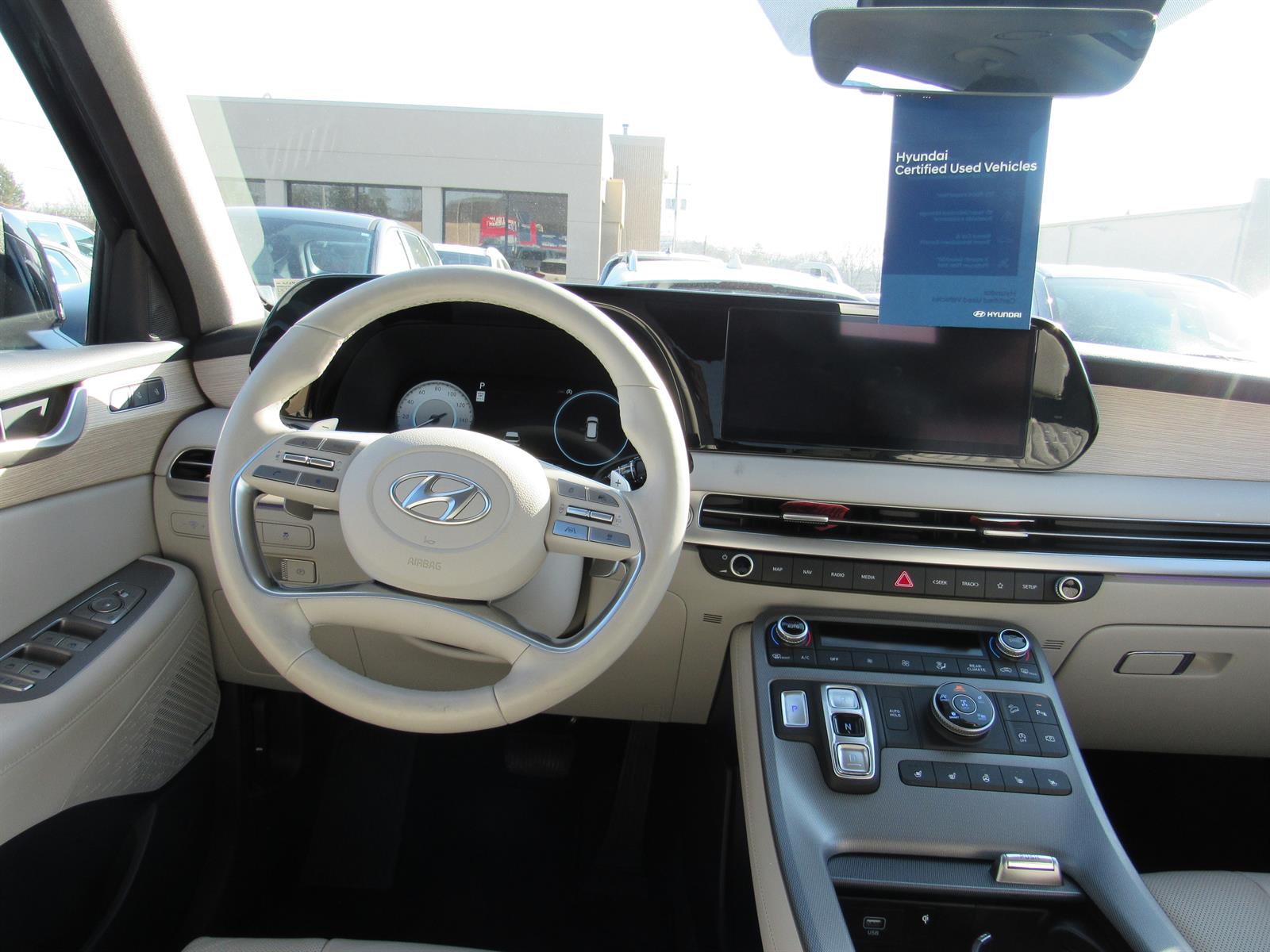 2024 Hyundai Palisade Limited - Photo 13