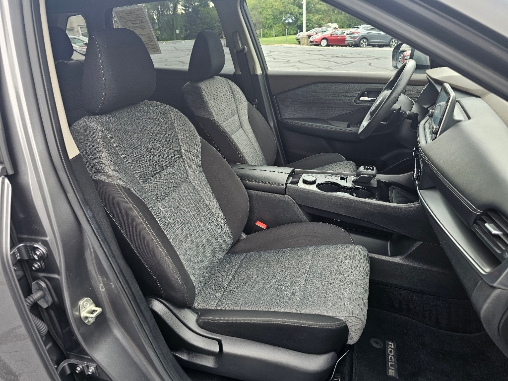 2023 Nissan Rogue SV - Photo 14