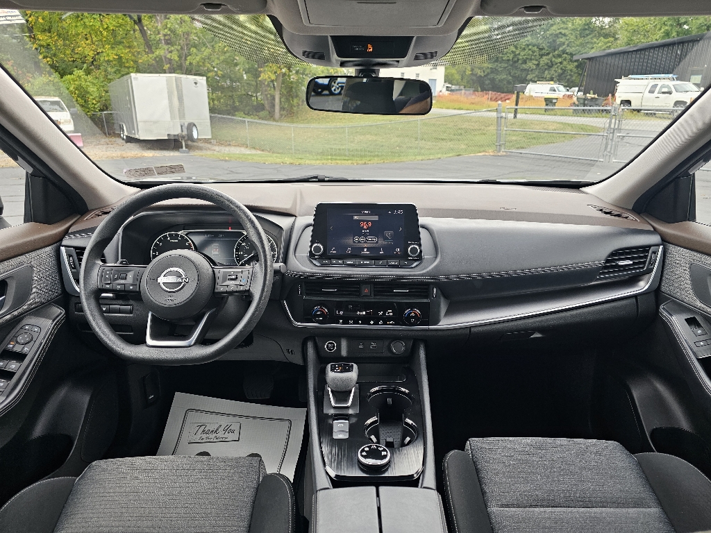 2023 Nissan Rogue SV - Photo 17
