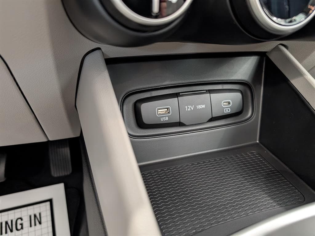 2025 Hyundai Venue SEL - Photo 14