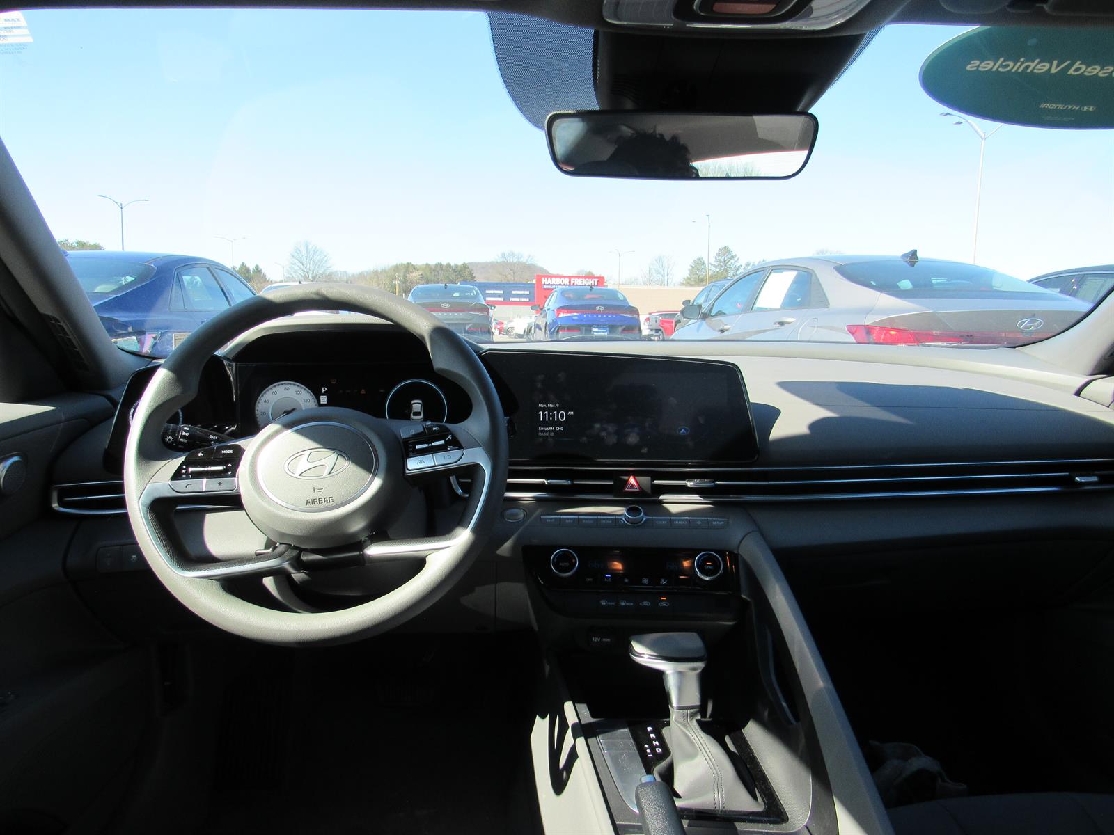 2024 Hyundai Elantra SEL - Photo 11