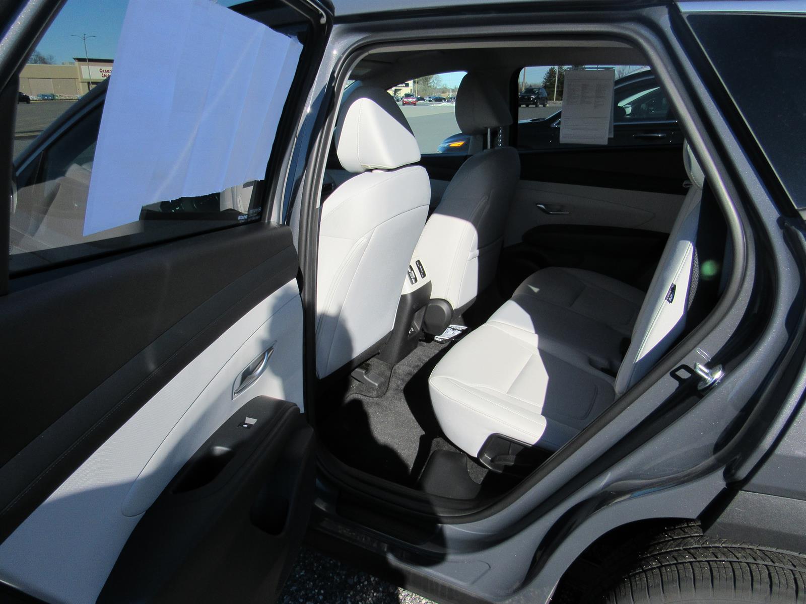 2025 Hyundai Tucson SEL - Photo 17